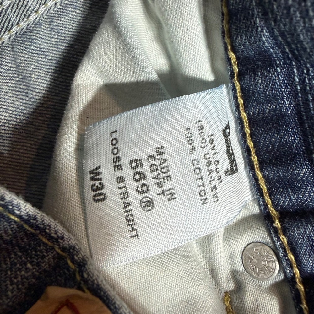Early 2000s Levis 569 Baggy Jorts 30 Waist Dark Blue Wash - Picture 8 of 9